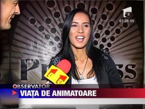 Animatoarele din cluburi, multumite ca se distreaza si fac bani in acelasi timp