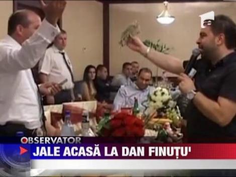 Imagini inedite cu Dan Finutu: Ce melodie ii canta Florin Salam