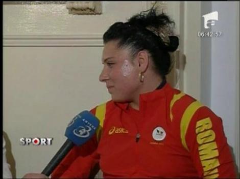 Roxana Cocos isi petrece vacanta in cantonament