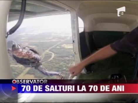 Un american a sarit de 70 de ori cu parasuta cand a implinit 70 de ani