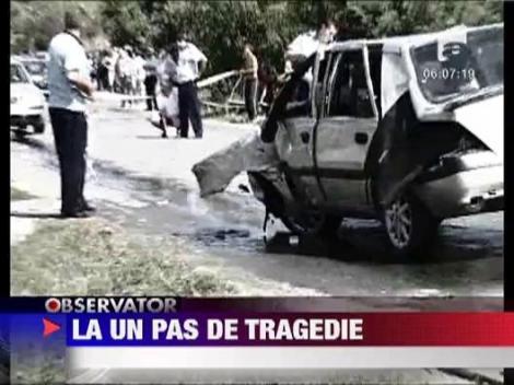 O familie din Bacau a fost la un pas sa sfarseasca intr-un grav accident rutier