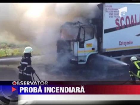Incendiu in trafic, la Oradea! Un camion-scoala a luat foc in timpul examenului unei femei
