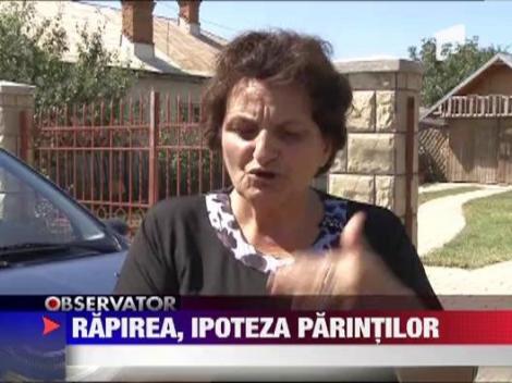 Medicii gasiti morti intr-o padure din judetul Sibiu ar fi fost sechestrati si obligati sa ceara bani familiilor