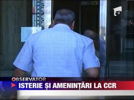 Aspazia Cojocaru, criza de nervi in fata sediului CCR: "Nu ma puneti sa tip aici! Cine nu a auzit de puscarie a auzit de altceva"