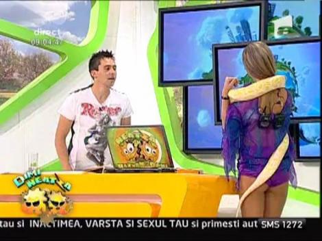 Roxana Vancea s-a jucat cu o tarantula si un piton