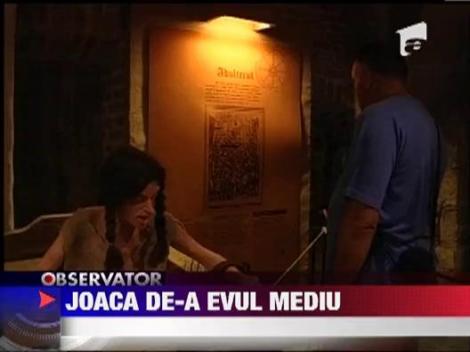 Sute de turisti s-au distrat la Castelul Corvinilor