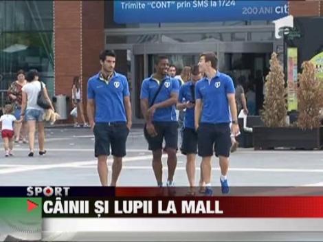 Dinamovistii si petrolistii au dat nas in nas la mall-ul din Baneasa