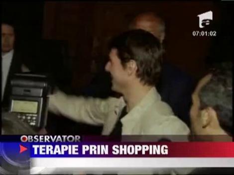 Secret de vedeta: Katie Holmes face terapie prin shopping