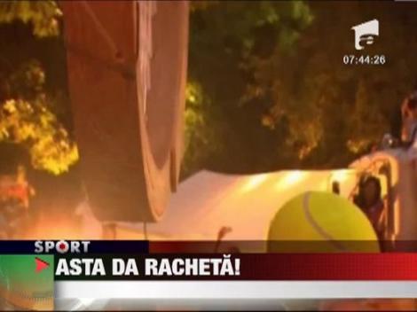 Cu ocazia US Open, americanii au construit cea mai mare racheta de tenis