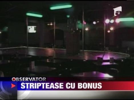 Oferta inedita in Canada! Tinerele care se angajeaza ca stripteuze fac facultatea gratuit