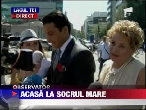 Syda, proaspatul ginere prezidential, nederanjat de huiduielile de la cununia civila