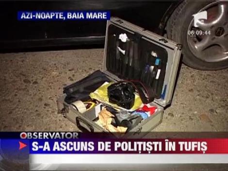 S-a ascuns de politisti in tufis