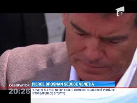 Pierce Brosnan seduce Festivalul de Film de la Venetia