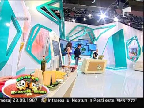 Razvan s-a imbracat de la copii