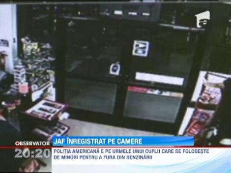 Un cuplu de jefuitori s-a folosit de trei adolescenti minori pentru a prada o benzinarie din California