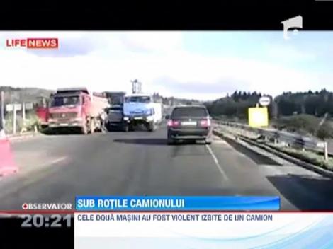 Accident socant pe o sosea din Siberia!