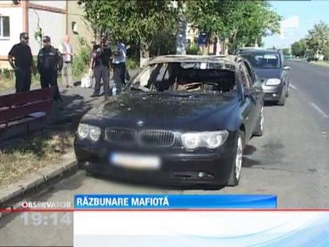 Razbunare in stil mafiot in Arad! O limuzina a fost incendiata