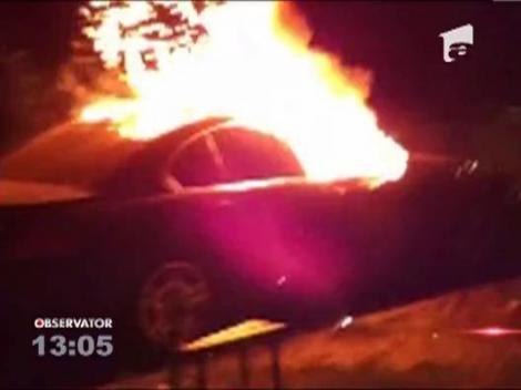 Atac in stil mafiot in in Arad! O limuzina a fost incendiata