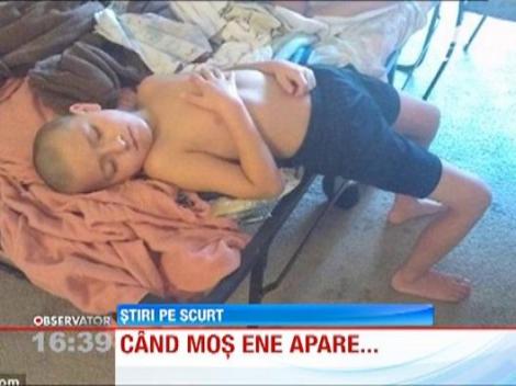 Bebelusi in diferite ipostaze in timp ce dorm