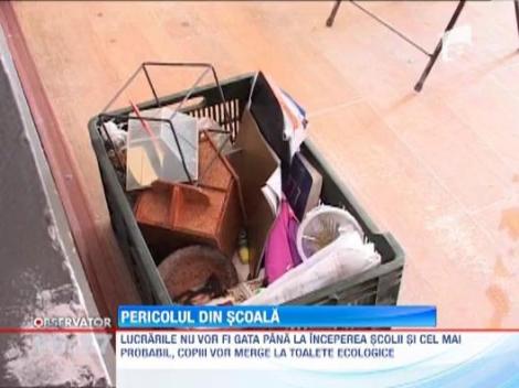 Scoala in care o fetita a murit inecata in fosa septica este neschimbata