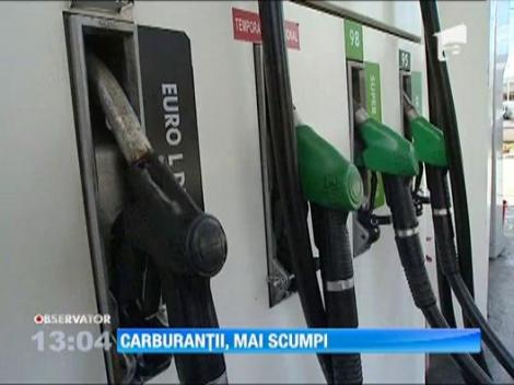 Carburantii s-au scumpit din nou. Un litru de benzina premium costa aproape 7 lei!