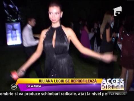 Iuliana Luciu a facut senzatie cu decolteul sau la o prezentare de moda