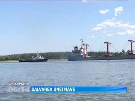 Nava africana esuata pe Dunare, la Braila, a fost scoasa din bancul de nisip