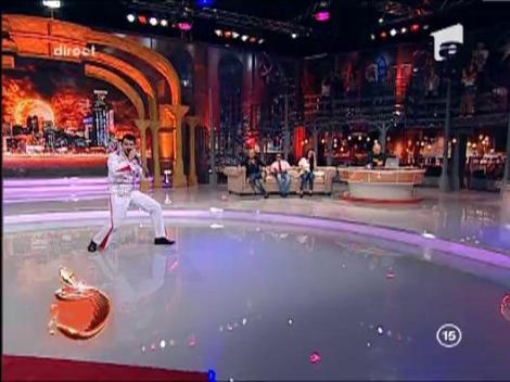 Elvis de Romania canta la Un show pacatos