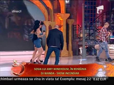 Sosia oficiala a lui Amy Winehouse si DJ Wanda fac show total!