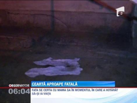 S-a aruncat de la etajul 4 al blocului dupa o cearta apriga cu mama sa