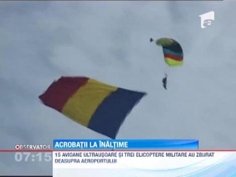 Spectacol aviatic in Caransebes: Un tricolor de 100 de metri patrati a fost fluturat deasupra orasului