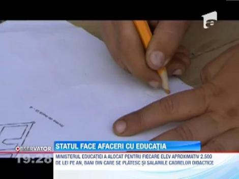 Parintii platesc o mica avere pentru studiu, desi, in Romania, scoala e gratuita