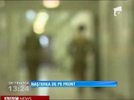 A nascut in timp ce se afla in misiune in Afganistan, fara sa stie ca era insarcinata