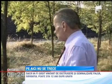 Pe aici nu se trece! Un barbat din Gorj a blocat o cale ferata care trece pe proprietatea sa