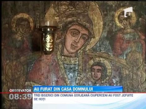 Treizeci de icoane de peste 100 de ani au fost furate din trei biserici-monument istoric