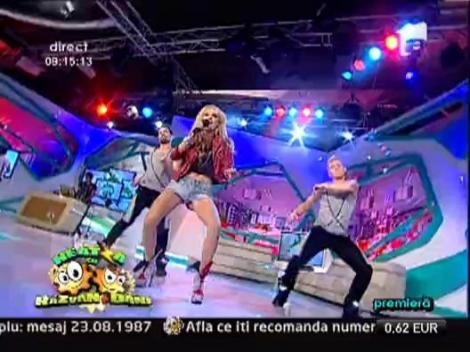 Simona Nae se relanseaza in muzica. Asculta noul ei single "Badly"!