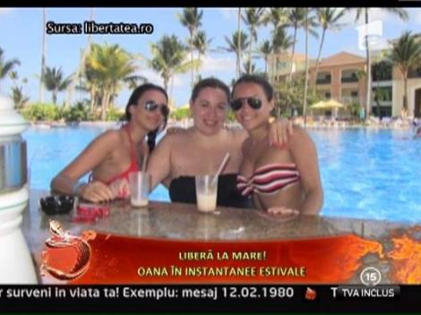 Oana Roman, in costum de baie