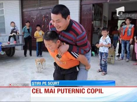 Copil-minune in varianta chinezeasca: La doar 7 ani, a tras o masina de doua tone!