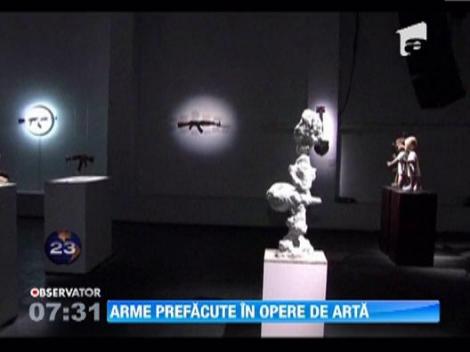 Pusti de asalt Kalasnikov, transformate in opera de arta 