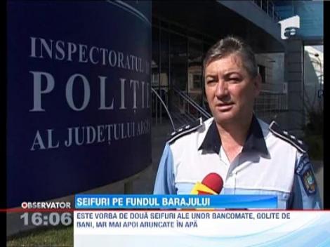 Doua seifuri, furate in urma cu doi ani, gasite intr-un lac de acumulare din Arges!