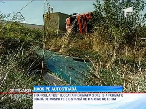 Panica pe autostrada A1! Un TIR incarcat cu 20 de tone de soda caustica s-a rasturnat