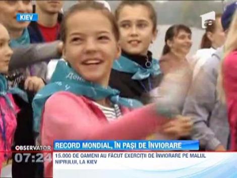 Peste 15 mii de oameni au facut gimnastica de inviorare la Kiev