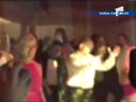 Vezi pe ce melodie a dansat Udrea la nunta Elenei Basescu!