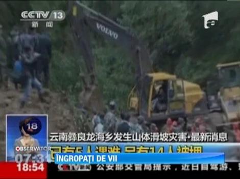 China: O scoala a fost ingropata in timpul unei alunecari de teren. 18 oameni au fost ucisi