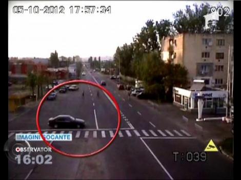 IMAGINI SOCANTE! Loviti langa trecerea de pietoni