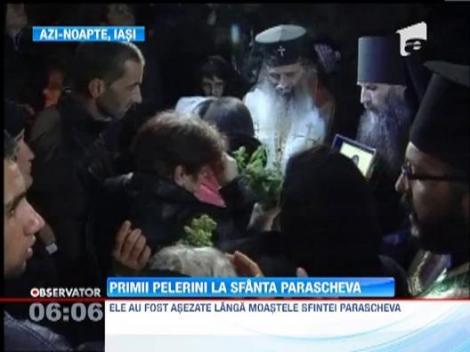 Pelerinii au inceput sa soseasca la Iasi, pentru a o praznui pe Sfanta Parascheva