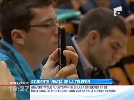 Studentii isi iau "inteligent" notitele: inregistreaza cursurile pe smartphone!