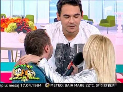 Alessia il saruta cu Puberu in direct!