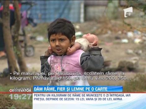 EXCLUSIV! Invata la lumanare, dar sunt premianti la scoala. Povestea unor copii loviti de saracie!