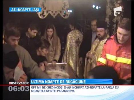 Moastele Sfintei Parascheva au fost duse inapoi in Catedrala Mitropolitana din Iasi